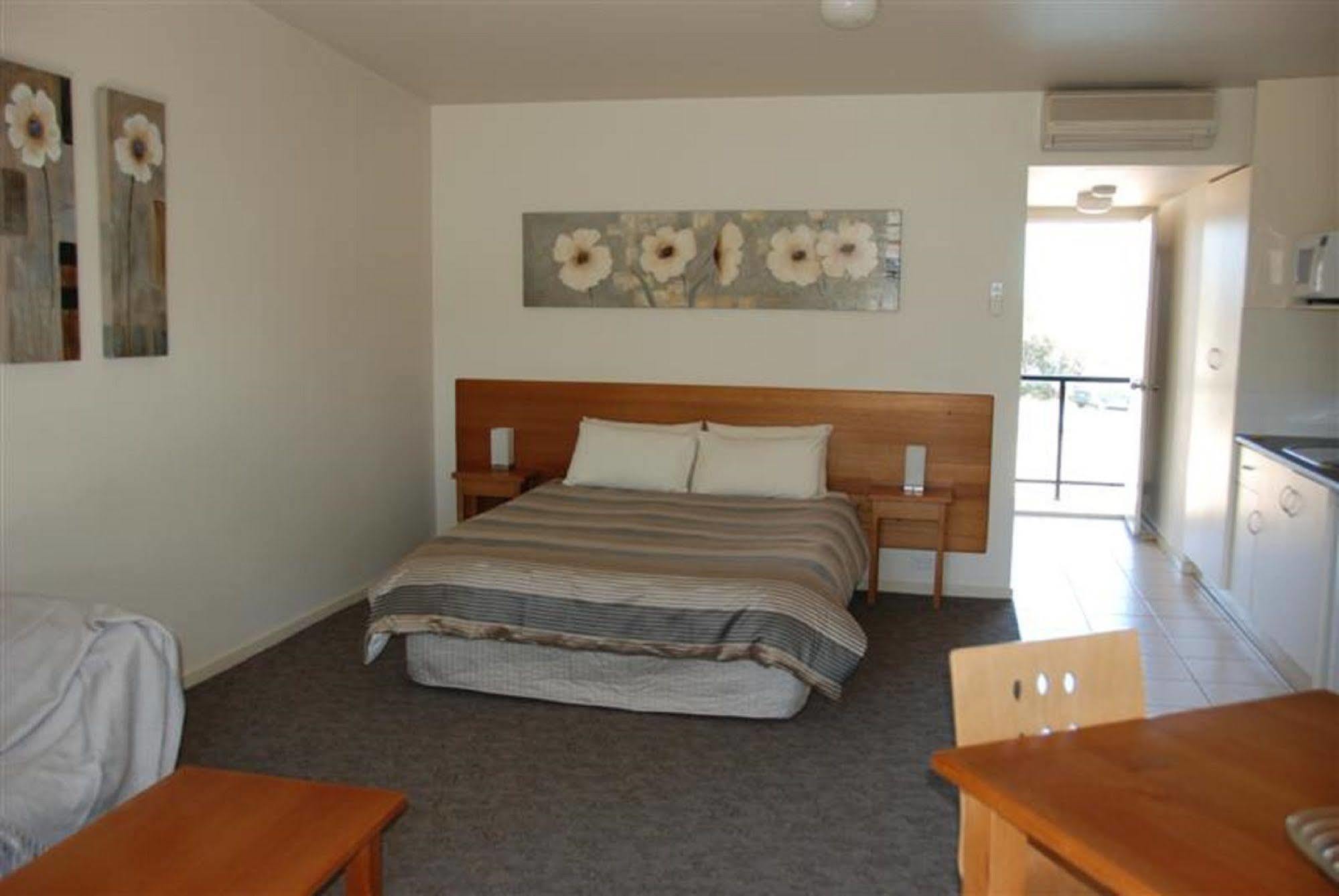 Metung Waters Motel And Apartments Exterior photo