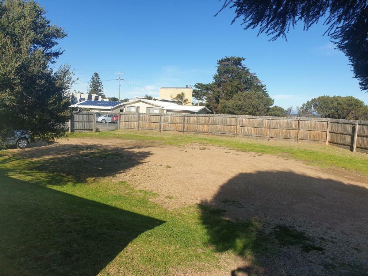 Metung Waters Motel And Apartments Exterior photo